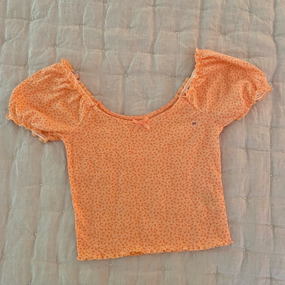 American Eagle puff sleeve tee, light orange, size XS